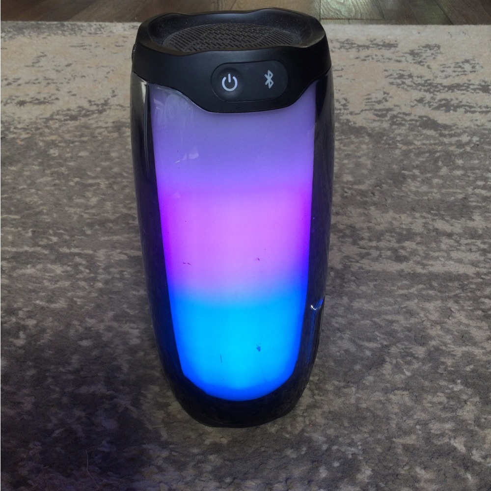 JBL Pulse 4 Bluetooth Speaker(pre-owned)